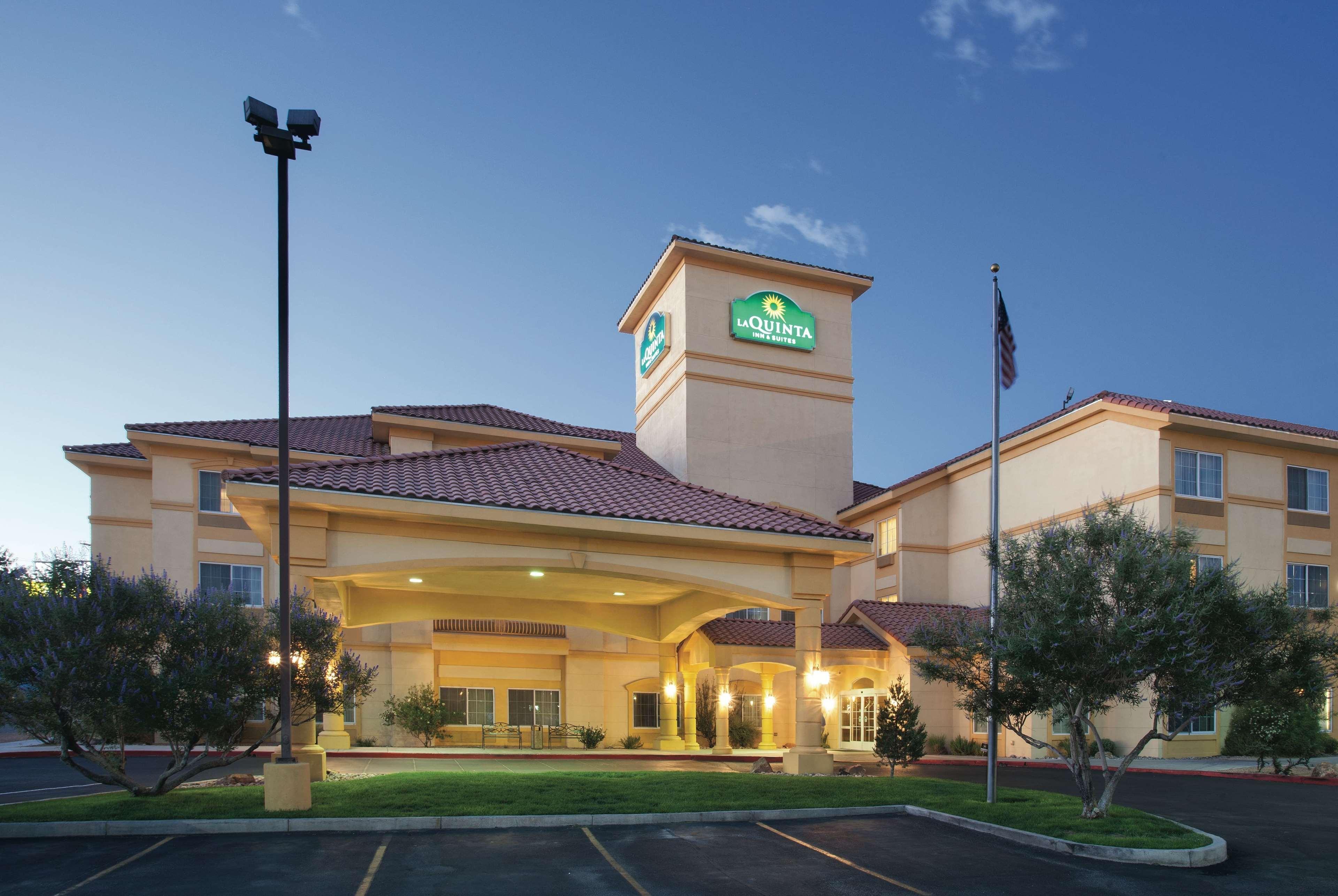 La Quinta Inn & Suites By Wyndham Albuquerque Midtown Ngoại thất bức ảnh