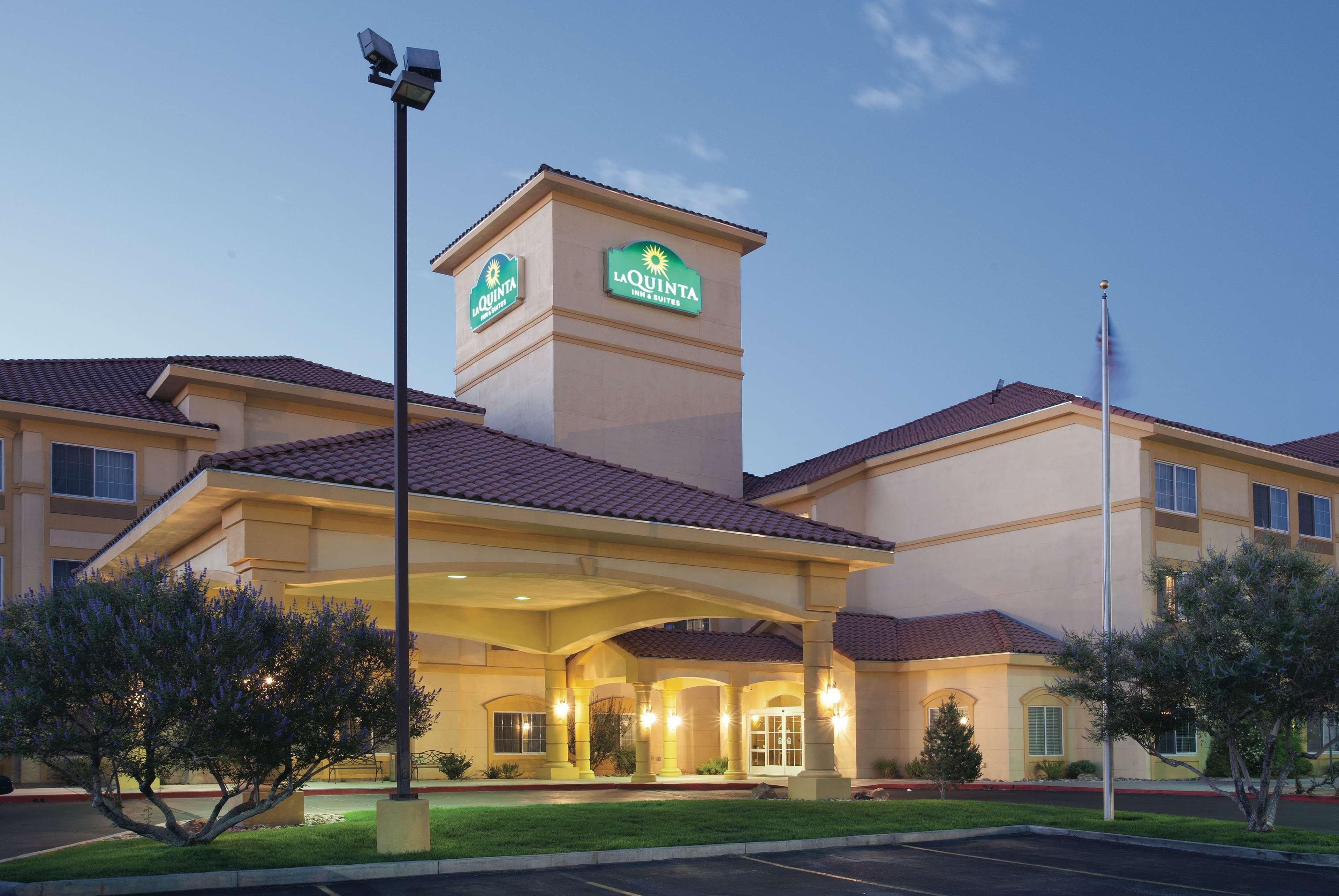 La Quinta Inn & Suites By Wyndham Albuquerque Midtown Ngoại thất bức ảnh