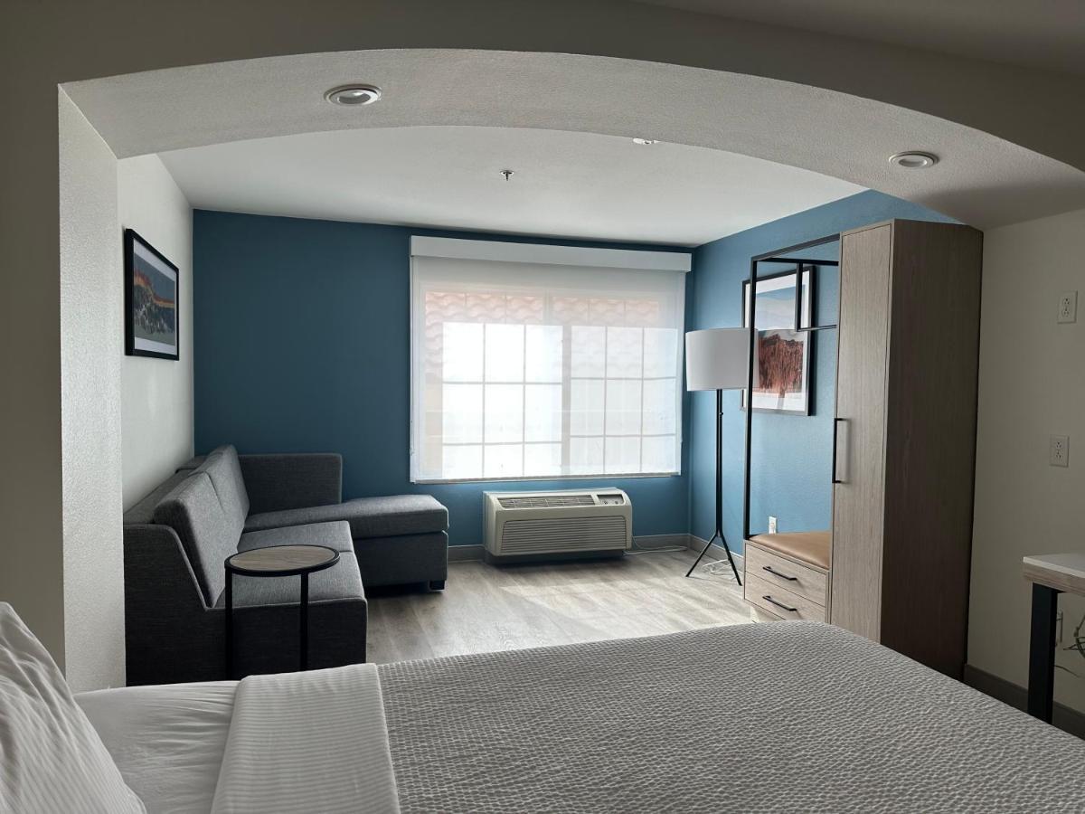 La Quinta Inn & Suites By Wyndham Albuquerque Midtown Ngoại thất bức ảnh