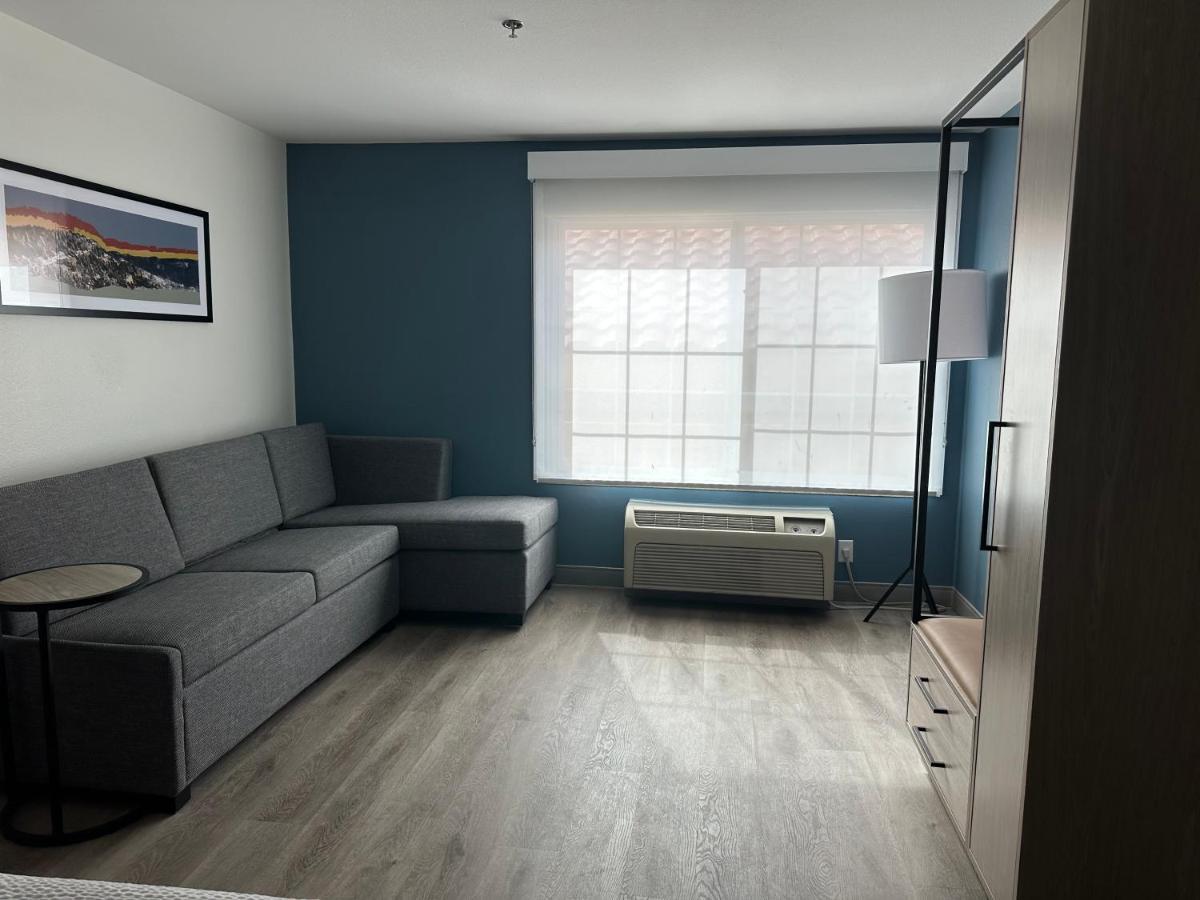 La Quinta Inn & Suites By Wyndham Albuquerque Midtown Ngoại thất bức ảnh