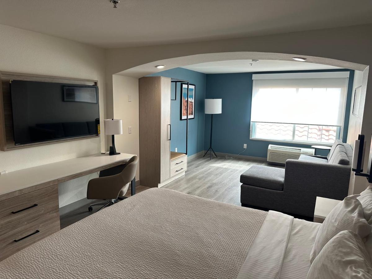 La Quinta Inn & Suites By Wyndham Albuquerque Midtown Ngoại thất bức ảnh