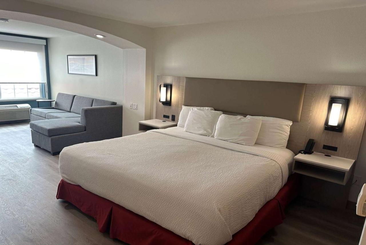 La Quinta Inn & Suites By Wyndham Albuquerque Midtown Ngoại thất bức ảnh